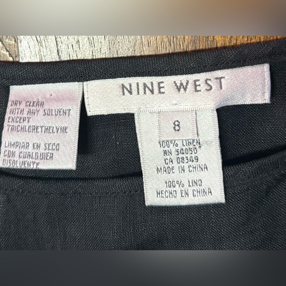 Nine West 100% Linen Black Skirt with White Floral Embroidery Size 8 - Picture 4 of 7